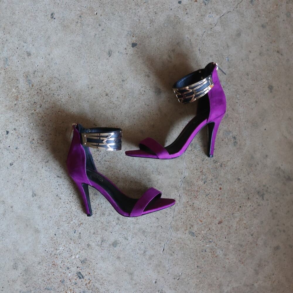 Aldo Purple Suede Heels Gold Metal Cuff Ankle Strap Sandals Size 5